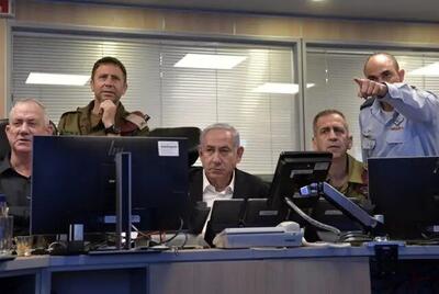 کدام مقامات اسرائیل پیشنهاد واکنش فوری به حمله ایران دادند؟