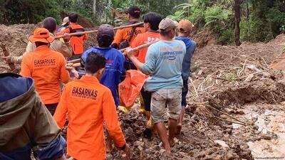 ۲۱ نفر در پی رانش زمین در اندونزی کشته و مفقود شدند 