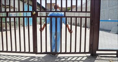 سرنوشت عجیب یک زندانی محکوم به اعدام؛ «با پرداخت دیه ۱۵ میلیارد تومانی آزاد شدم اما با مدارک جعلی به نامم کلاهبرداری ۸۰ میلیارد تومانی کردند»