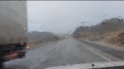 احتمال بارش خفیف باران در زنجان