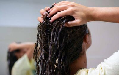 ۹ مورد از مهم‌ترین نکات شستن مو قبل از رنگ کردن | شبکه اطلاع‌ رسانی طلا و ارز