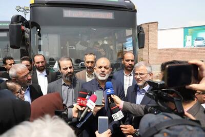 وزیر کشور: راه اندازی اتوبوس های برقی تحولی مهم در حمل ونقل شهری کشور است