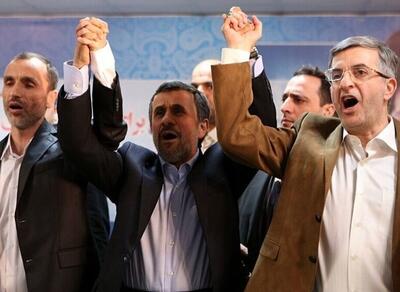 احمدی نژاد به هر دو منزل بقایی سر می‌زند و هدیه می‌برد