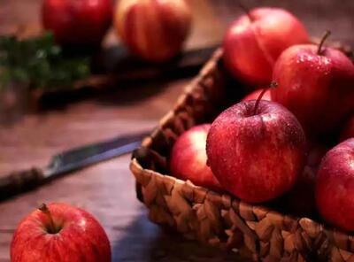 اتفاقاتی که پس از خوردن سیب در بدن  شما می افتد