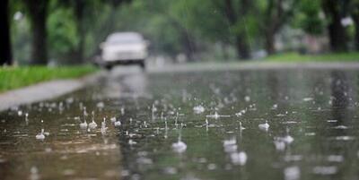 تصاویر بارش تگرگ در سیستان و بلوچستان | اندازه دانه های تگرگ را ببینید