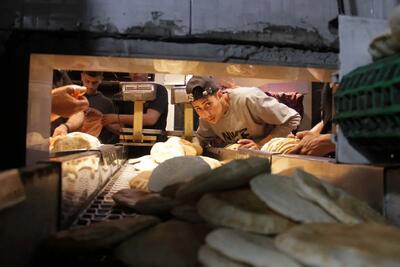 بازگشایی یک نانوایی در غزه پس از 6 ماه از جنگ + فیلم