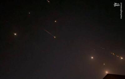 فیلم/ مانور تماشایی موشک ایرانی قبل از برخورد به هدف