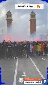 رژه هواداران پاری سن ژرمن در خیابان‌های بارسلونا پیش از دیدار برگشت دو تیم در لیگ قهرمانان اروپا / فیلم - پارس فوتبال | خبرگزاری فوتبال ایران | ParsFootball