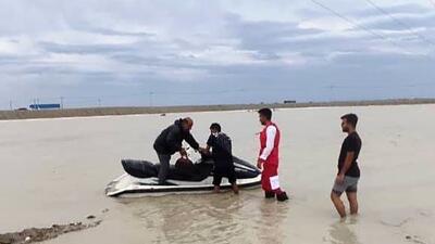 نجات جان ۵ نفر از محاصره سیلاب و طغیان رودخانه گز شهرستان سیریک