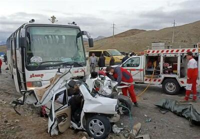 مصدومیت ۱۳ نفر در حادثه واژگونی یک دستگاه اتوبوس