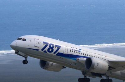 مهندس «بوئینگ» نسبت به امکان از هم‌پاشیدگی هواپیمای ۷۸۷ و سقوط حین پرواز هشدار داد