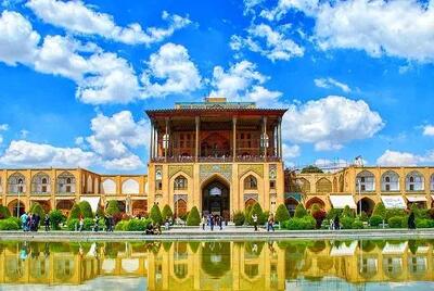 کاخ عالی‌قاپو اصفهان ۳۰ فروردین تعطیل است