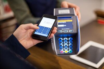 فوری / آغاز تراکنش مالی با موبایل در 6 بانک - کاماپرس