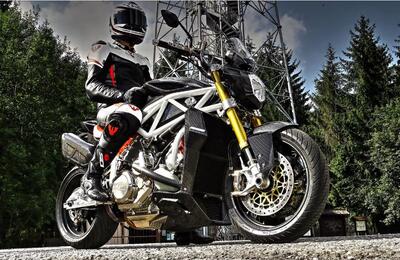 معرفی قدرتمندترین موتورسیکلت 6 سیلندر جهان - کاماپرس