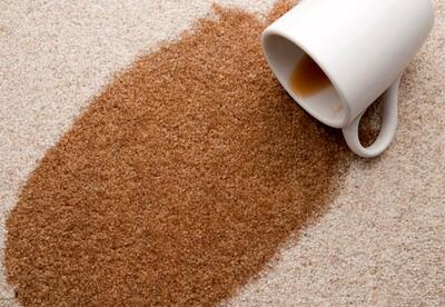 راهکارهای پاک کردن لکه چای از روی فرش