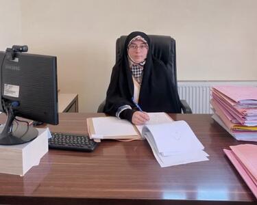 گفت‌وگو با جوان‌ترین قاضی زن استان اردبیل/ از آرزوی دبیری الهیات تا رسیدن به مقام قضاوت/ قاضی باقری: بیشتر مراجعان مرا آقای قاضی خطاب می‌کنند!