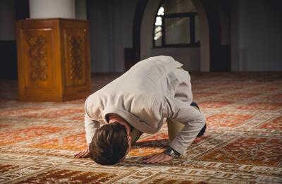 لحن آهنگین و زیبای نماز خواندن در این مسجد، وایرال شد+ فیلم