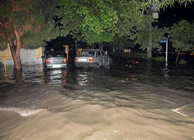 قایق سواری در خیابان‌های اهواز پس از بارش‌های اخیر! | رویداد24