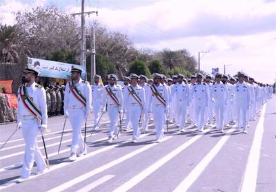 برگزاری رژه روز ارتش در بندرعباس- فیلم دفاتر استانی تسنیم | Tasnim