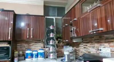 ویدئو/ آشپزی کردن عجیب هادی چوپان در خانه با سر و وضع مسابقات