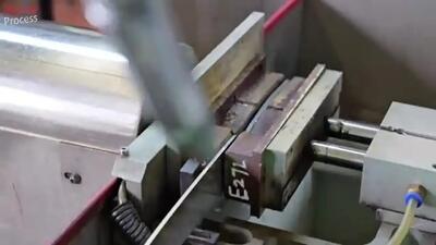 (ویدئو) فرآیند دیدنی تولید چاقو حرفه ای سرآشپزها در کارخانه از نمای نزدیک
