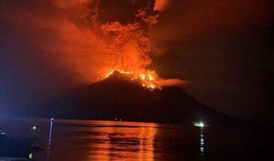 فوران آتش‌فشان در اندونزی/ ۱۱ هزار نفر باید تخلیه شوند+ فیلم