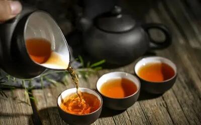بهترین زمان مصرف چای بعد از غذا چه زمانی است؟