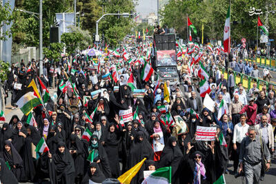 عکس/ راهپیمایی نمازگزاران تهرانی در حمایت از عملیات وعده صادق