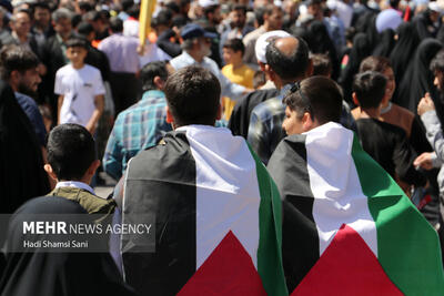 راهپیمایی نمازگزاران جمعه خمین در حمات مردم فلسطین