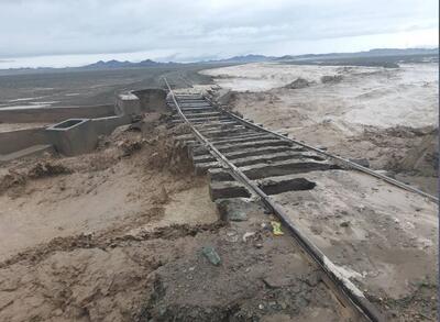 خسارت سیلاب به مسیر ریلی راه آهن زاهدان - میرجاوه - شهروند آنلاین