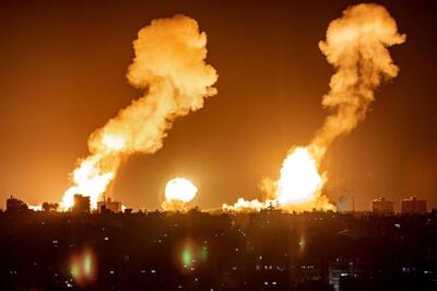 تصاویری از لحظه بمباران پایگاه کالسو توسط آمریکا