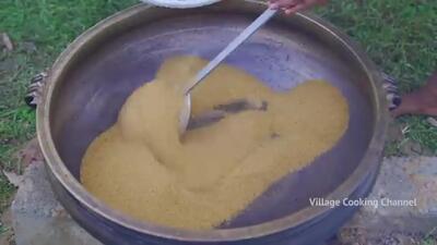 (ویدئو) نحوه پخت و تهیه مربا با 100 کیلو میوه اژدها توسط روستانشینان هندی