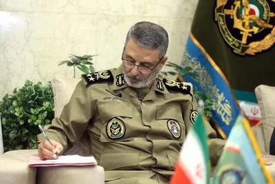 فرمانده کل ارتش سالروز تأسیس سپاه پاسداران انقلاب اسلامی را تبریک گفت