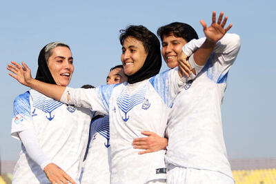 خانم گل فوتبال زنان ایران در ۴ دقیقه!
