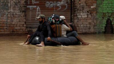 تلفات بارندگی و سیل در پاکستان به حدود ۱۰۰ تن رسید