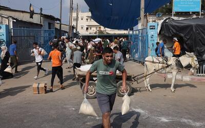 گروه‌های امداد برای اولین بار از ماه اکتبر موفق به ارسال غذا به غزه شدند