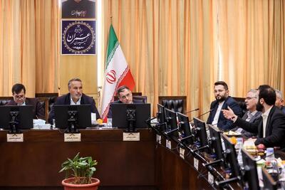 تصاویر: نشست کمیسیون عمران با حضور رئیس مرکز پژوهش های مجلس