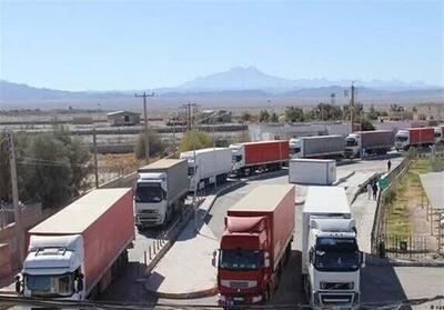 تردد کامیون‌ها در گمرک مرزی آستارا به حالت عادی برگشت + فیلم - تسنیم