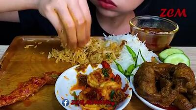 (ویدئو) غذا خوردن با صدا به سبک دختر مشهور تایلندی؛ 1.2 کیلو چلوجگر و سنگدان مرغ