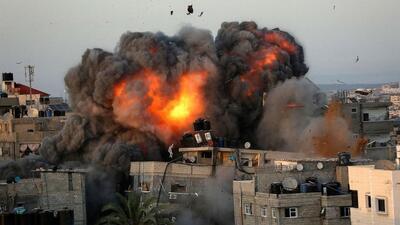 (ویدئو) لحظه اصابت یک موشک به غزه از فاصله نزدیک