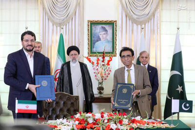 عکس/ امضای اسناد همکاری مشترک میان مقامات ایران و پاکستان