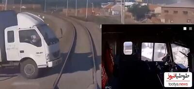 فیلم وحشت آور از متلاشی شدن کامیون در تصادف با قطار مسافربری در ترکیه
