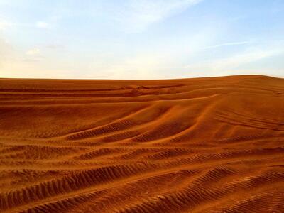 تصاویری خیره‌کننده از رنگ خاص صحرای عربستان