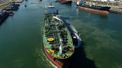 بالاترین رکورد صادرات فرآورده‌های نفتی تاریخ بندر خرمشهر به ثبت رسید