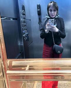 عکس/ سلفی آسانسوری نجمه جودکی با لباس مهمانی | اقتصاد24