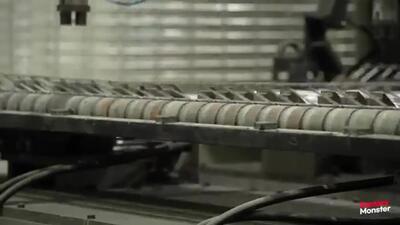 (ویدئو) فرآیند جالب و تماشایی تولید فنس های فلزی در یک کارخانه کره ای