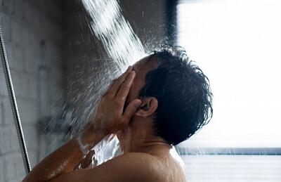 با حمام کردن طولانی جان خود را به خطر نیاندازید! | دوش طولانی یا کوتاه؛ کدام یک بهتر است؟