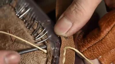 (ویدئو) مهارت آرامش بخش یک استاد ژاپنی در ساخت کفش های کلاسیک دست دوز