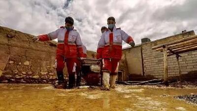 امدادرسانی ۱۴ تیم عملیاتی هلال احمر یزد در سیل و آبگرفتگی