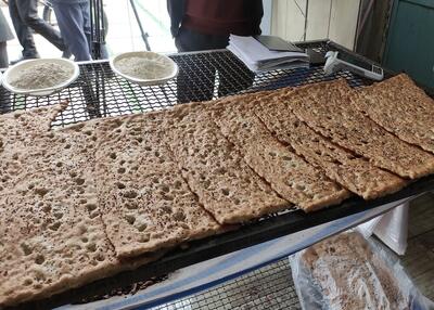 ‌ ۲۵ نانوایی در شیراز نان کامل توزیع می‌کنند